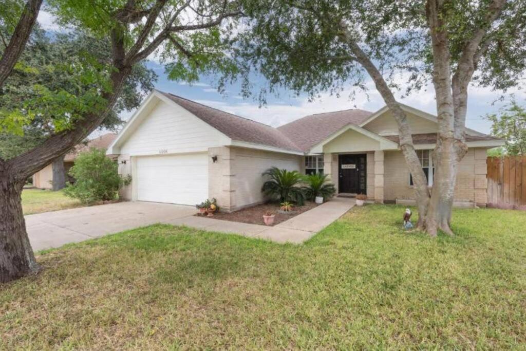 Mcallen 4Br With Pool, Shopping & More Екстер'єр фото